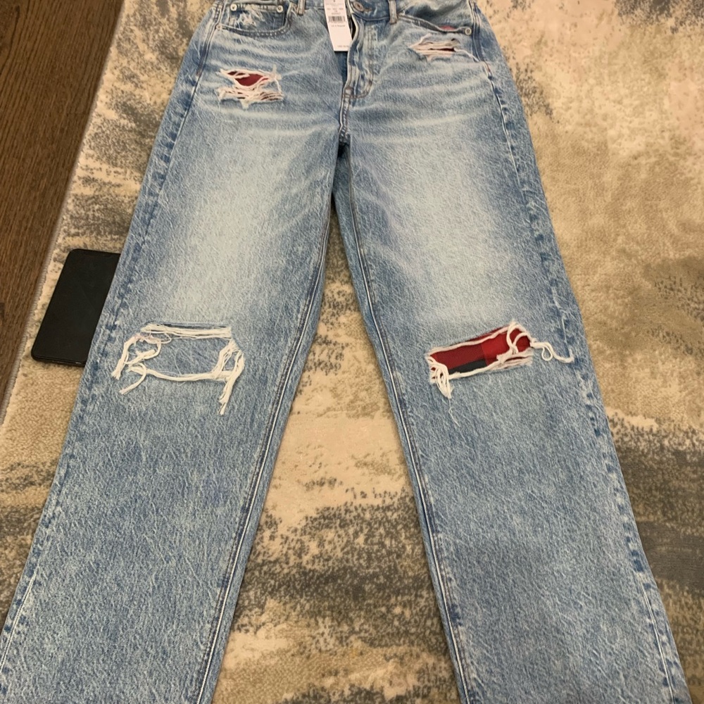 AMERICAN EAGLE